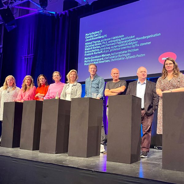 De tre paneler er samlet til en afsluttende debat ved 